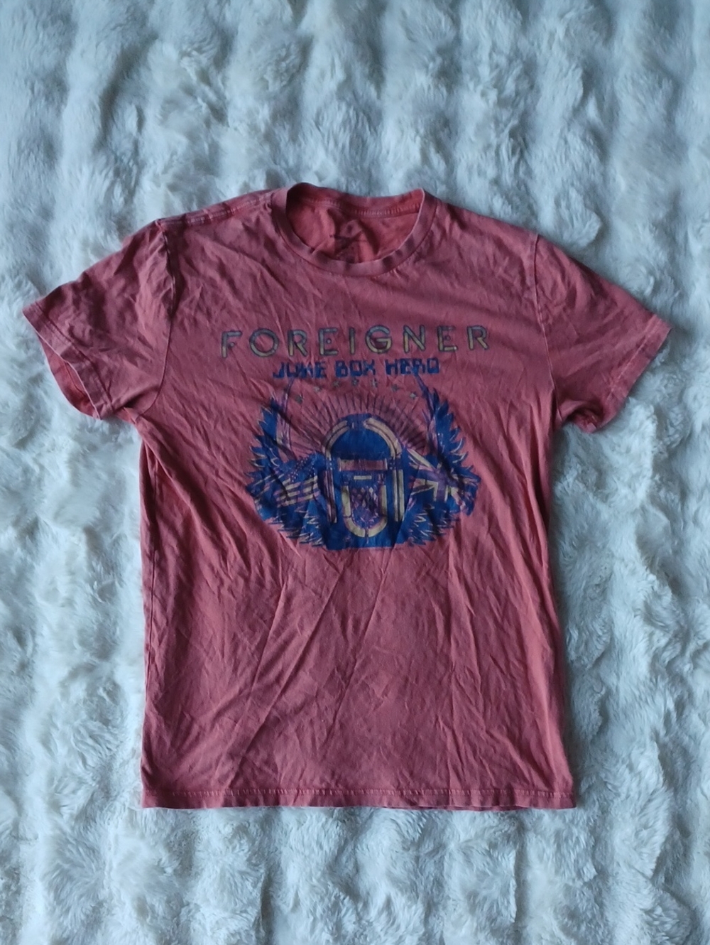 💗 3/$15 💗 Wrangler Dusty Red 'Foreigner Jukebox Hero' Graphic Tee